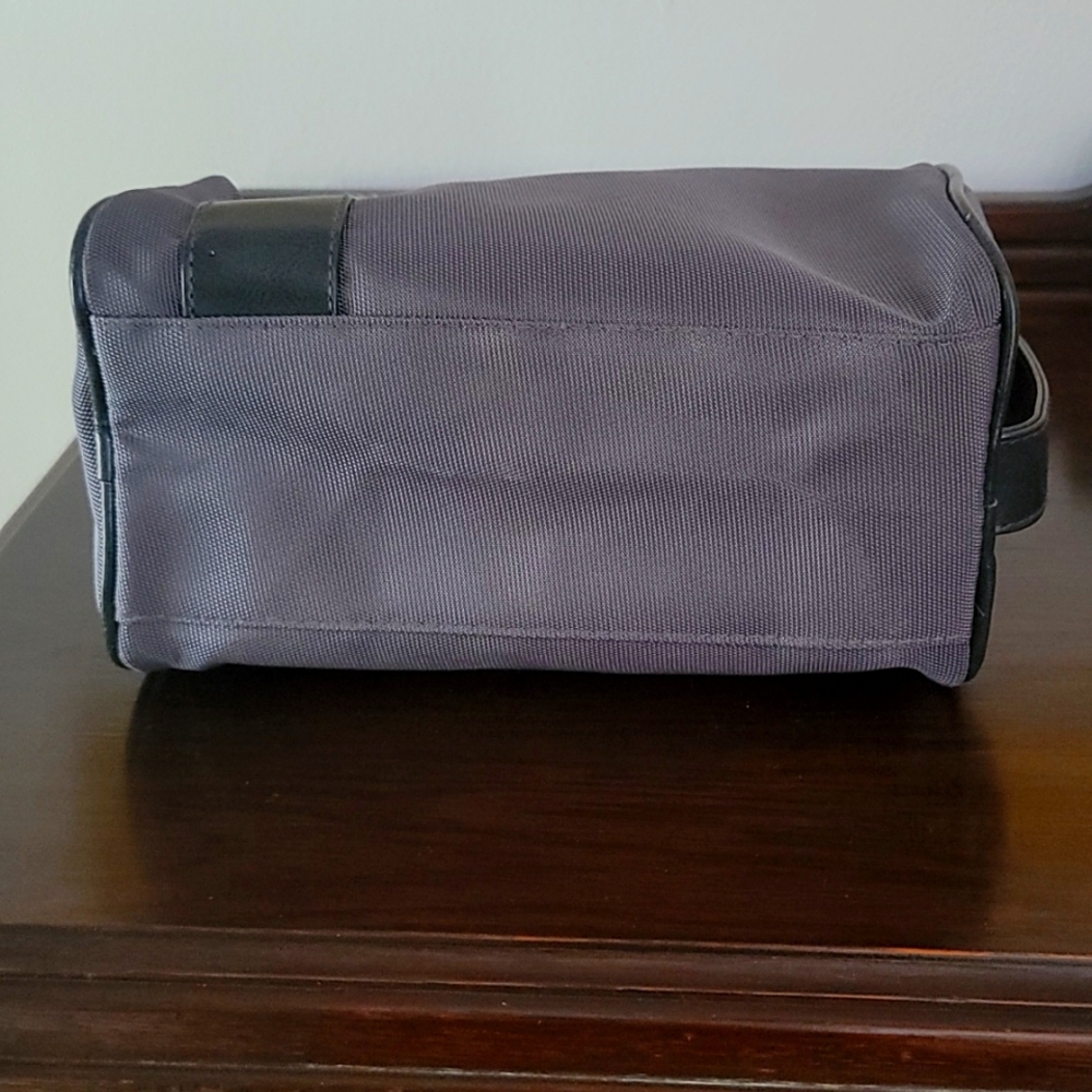 Georgia Armani Men's Tioletry Bag New REDUCED TO SELL - Picture 5 of 6